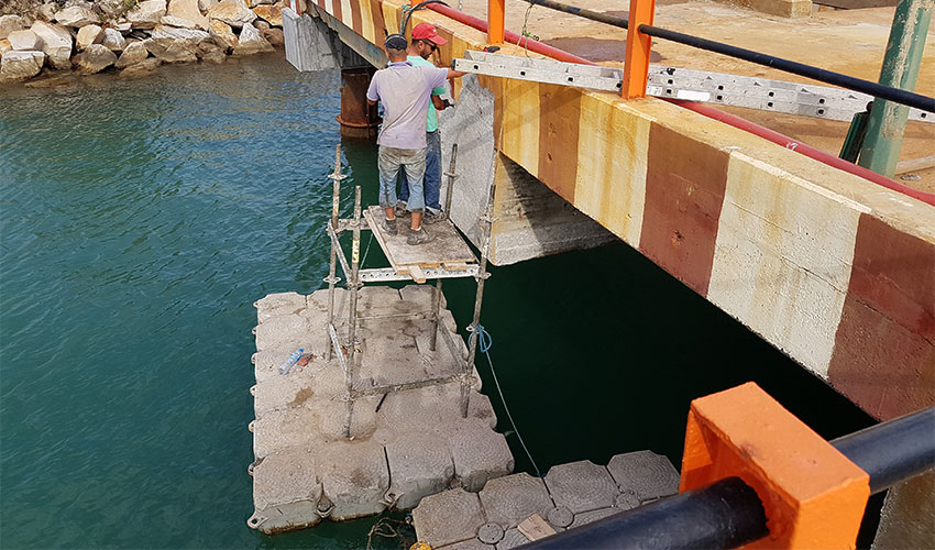Plataforma de trabajo para mantenimiento de puente