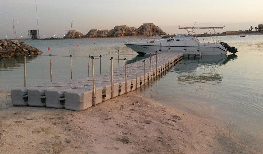 Plataformas para playas, pasarelas para acceder a embarcaciones