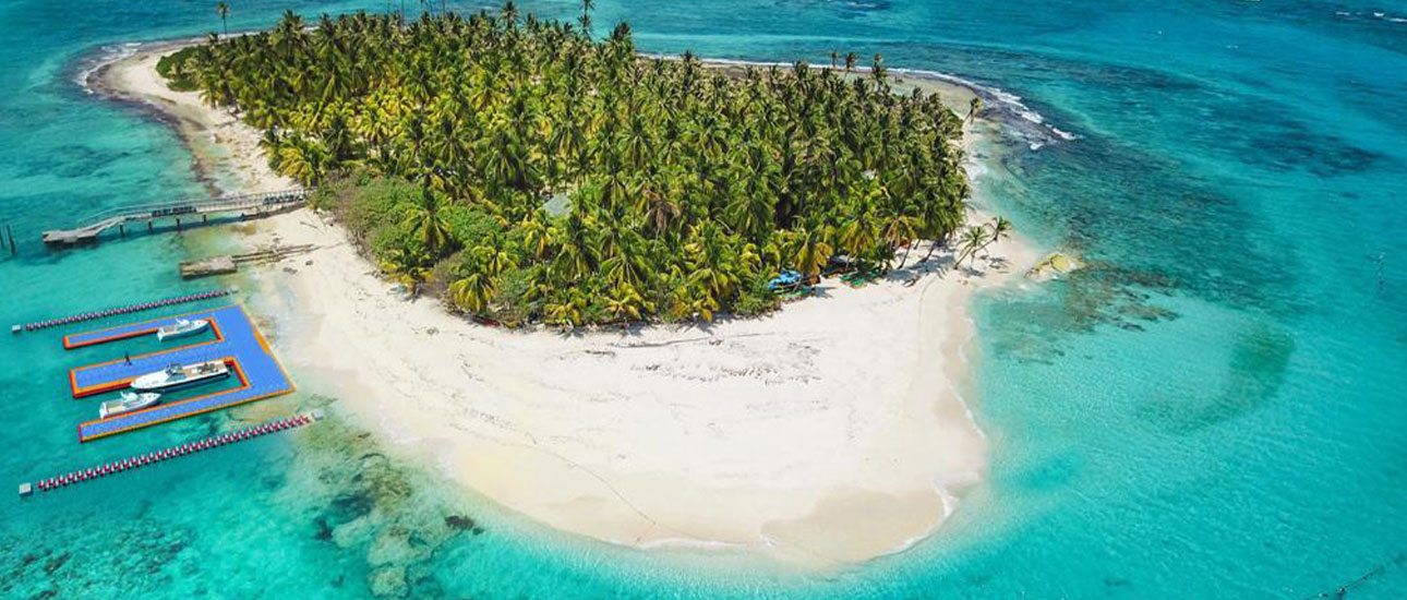 Vista panorámica de la posible ubicación del muelle flotante en la Isla de Johnny Cay