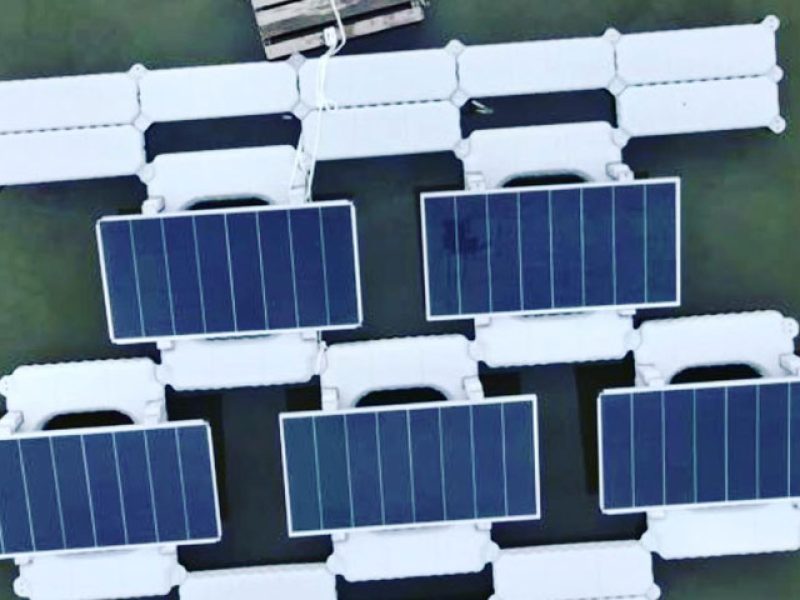 Plataformas flotantes para plantas solares flotantes